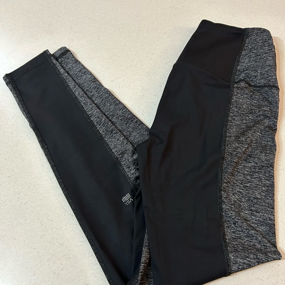 Set of two Victoria Secret leggings excellent - Picture 6 of 12